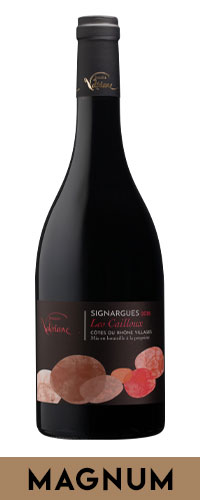 Domaine de la Valériane. Signargues les cailloux. The color is deep red with ruby reflections. The nose is complex, with an intense bouquet blending aromas of undergrowth, blackcurrant, and spices. Balanced on the palate, with fat and wavy tannins, very present on the finish.