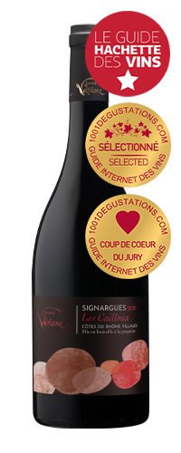 Domaine de la Valériane. Côtes du Rhône Rouge vieilles vignes. La robe est brillante, d’un beau rouge cerise, les arômes de fruits mûrs et de griottes se mêlent à des saveurs d’épices. L’attaque est ronde avec des tanins très présents, fins et charnus, on retrouve en bouche des notes d’épices avec une belle persistance aromatique.