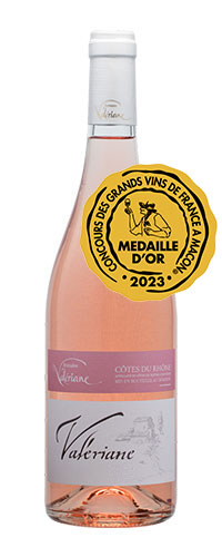 Domaine de la Valériane. Côtes du Rhône Rosé. Sa robe est d’un rose vif et cristallin. Nez frais et intense développant des arômes de fruits rouges et des notes florales. En bouche, équilibré et chaleureux, il possède une très belle persistance aromatique.